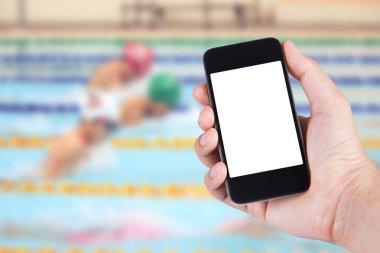 Smartphone beyaz ekran sahibi el ile bulanık kullanan kişi 