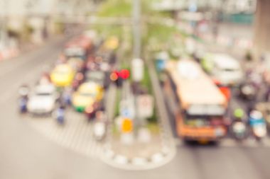 Şehir Bangkok Tayland vintage tarzı ile sokak üzerinde trafik sıkışıklığı, bulanık.