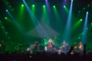 bulanık görüntü arka plan büyük rock konseri müzisyenler kaya.
