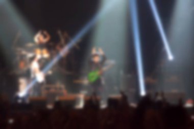 bulanık görüntü arka plan büyük rock konseri müzisyenler kaya.