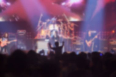 bulanık görüntü arka plan büyük rock konseri müzisyenler kaya.
