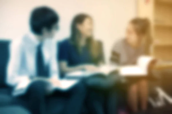 Blur background of students in the meeting room for background u — Stock Photo, Image