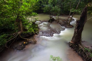 Güzel şelale daha Bok Khorani Milli Parkı Tayland üzerinde yağışlı sezon. Bok Khorani şelale.