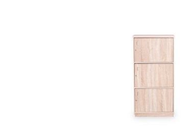 Kopyalama yeri olan beyaz arka plan üzerinde izole giriş açık beyaz gardrop.