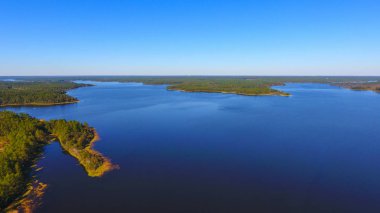 Büyük dere göl, Semmes, Alabama'da bulunan. Cep telefonlarına birincil su kaynağı ve de yerliler için bir popüler gün tatil kenti.