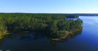 Büyük dere göl, Semmes, Alabama'da bulunan. Cep telefonlarına birincil su kaynağı ve de yerliler için bir popüler gün tatil kenti.