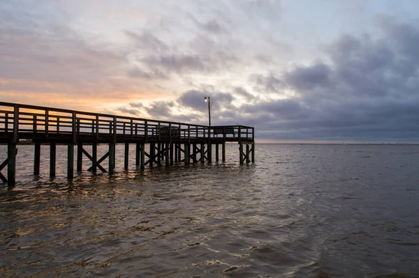 Pôr Sol Acima Mobile Bay Costa Golfo Alabama Janeiro 2020 — Fotografia de Stock