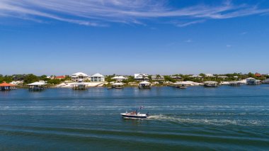 Alabama Körfezi kıyısındaki Ono Adası 'nın havadan görünüşü