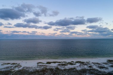 Perdido Key Sahili, Florida ve Ono Adası, Alabama gün batımında