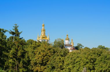 Kiev, Ukrayna. Cupolas Pechersk Lavra Manastırı.