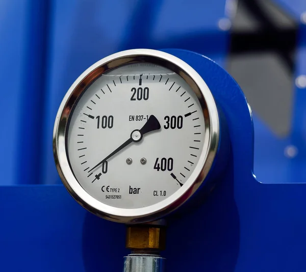 Pressure gauge,air duct, close up pressure gauge