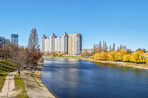 Pohled na Kyjev Ukrajina březích řeky Dněpr — Stock fotografie
