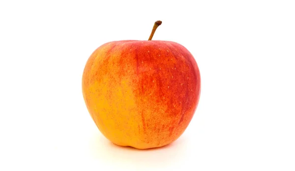 Roter Apfel auf weißem Hintergrund — Stockfoto