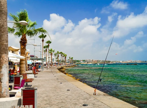 Vista do aterro no porto de Paphos - Chipre — Fotografia de Stock