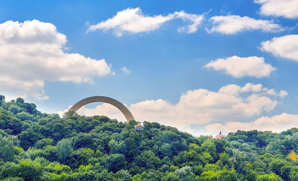 Denkmal zur Wiedervereinigung der Ukraine und Russlands in Kiew, ukr — Stockfoto