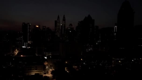 马来西亚吉隆坡 2019年3月15日 吉隆坡双子塔周围的日出时差 马来西亚吉隆坡高楼的空中摄像 — 图库视频影像