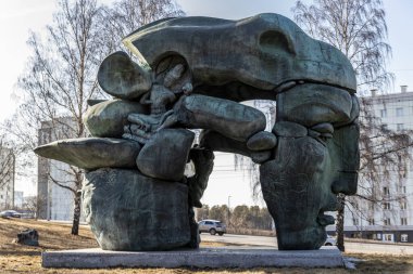 Krasnoyarsk, Rusya - 1 Nisan 2020: Ünlü Buryat heykeltraşı Dashi Namdakov 'un Dönüşümü