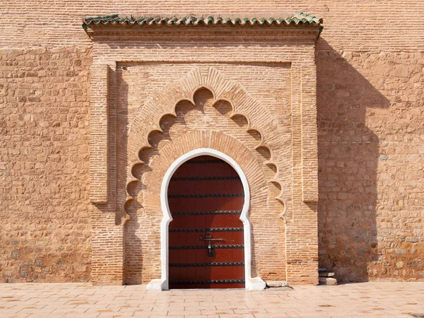 Porta Madeira Mesquita Kutubiyya Marraquexe Marrocos Porta Arcada Fechada Marroquina — Fotografia de Stock