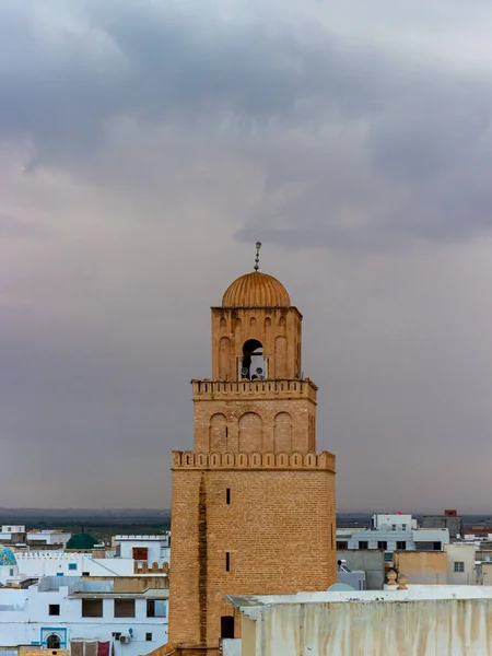 突尼斯Uqba Kairouan大清真寺Minaret的夜景 — 图库照片