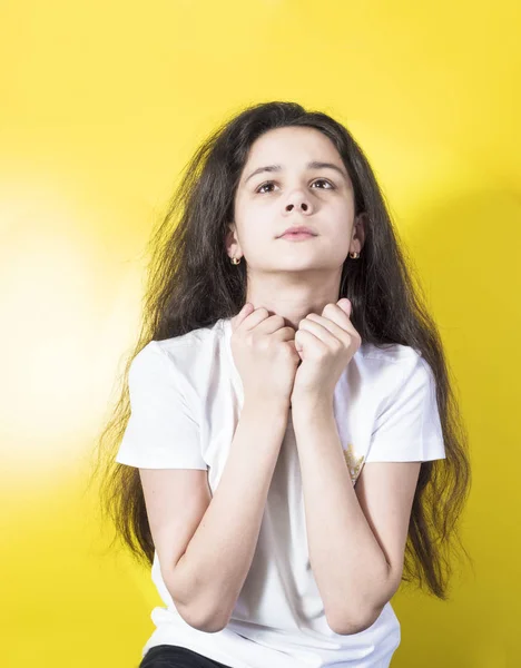 Young woman praying in the morning.teenager woman hand praying,Hands folded in prayer in the morning concept for faith, spirituality and religion — Stock Photo, Image