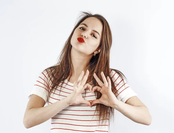 Una Adolescente Toma Sus Manos Como Corazón —  Fotos de Stock