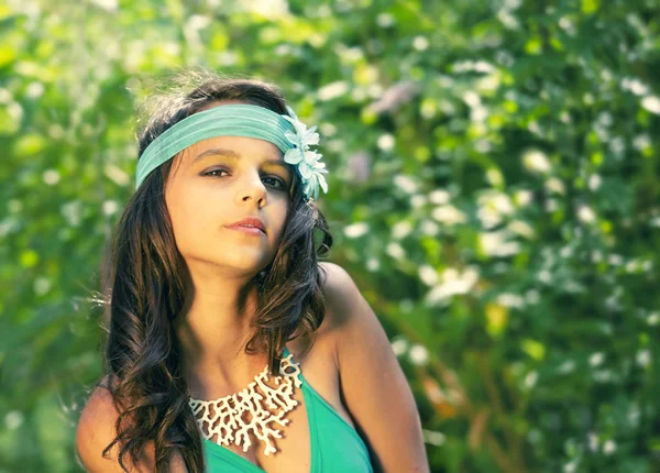 Retrato Bela Morena Modelo Adolescente Bonito Com Makeu Verão Maiô — Fotografia de Stock