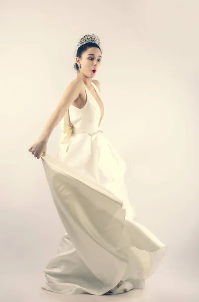 Vaya Ninguna Manera Retrato Joven Novia Asombrada Vestido Blanco Sobre — Foto de Stock