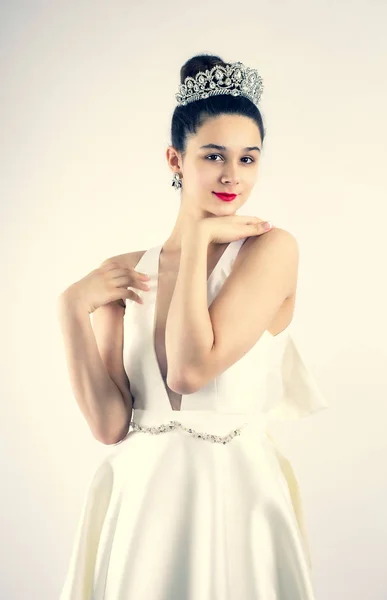 Female Young Model Studio Wearing White Wedding Dress Diadem High — Stock Photo, Image