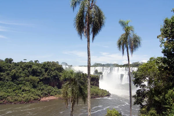 San Martin Island Och Iguazu Falls Bakgrunden — Stockfoto