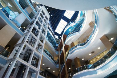 Alışveriş merkezinin içi, Yukarıdan Görünüm. 