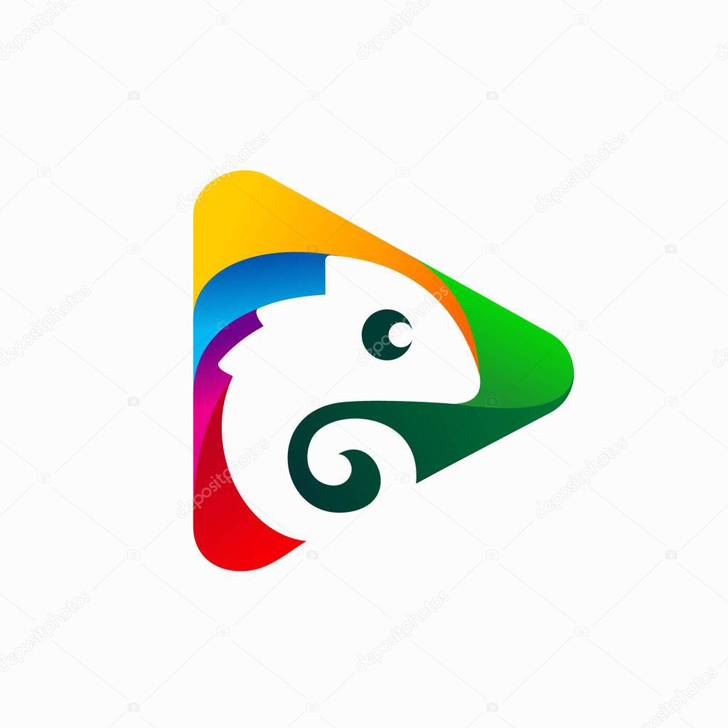 Chameleon logo accompanied play icon logo