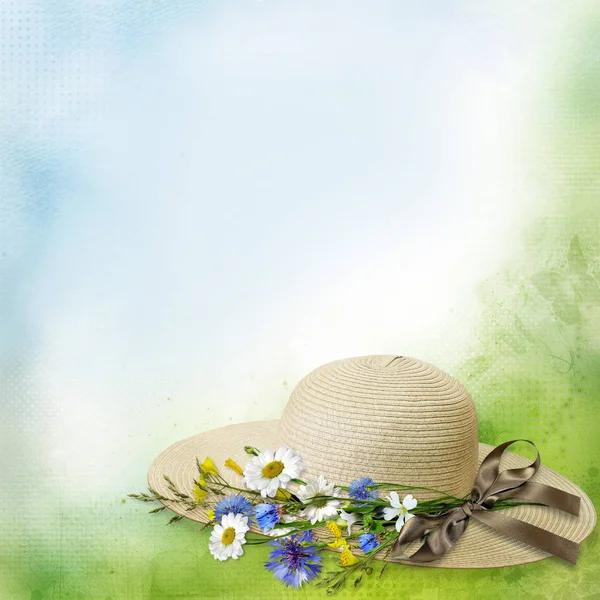 Şerit ve buket çiçek alan metin veya fotoğraf için nazik bir vintage zemin üzerine kadın hasır şapka — Stok fotoğraf