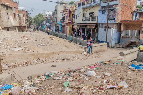 Lucknow Indie Lutego 2017 Śmieci Ulicy Lucknow Stan Uttar Pradesh — Zdjęcie stockowe