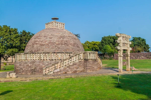 Vista Stupa Antiguo Monumento Budista Sanchi Madhya Pradesh India —  Fotos de Stock