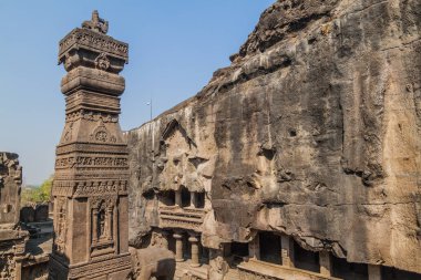 Hindistan Maharasthra Eyaleti, Ellora 'daki Kailasa Tapınağı' ndaki Sütun.