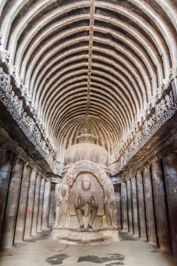 Ellora, Hindistan - 7 Şubat 2017: Ellora, Maharasthra Eyaleti, Hindistan 'daki 10. Mağara, Chitaya (dua salonu)
