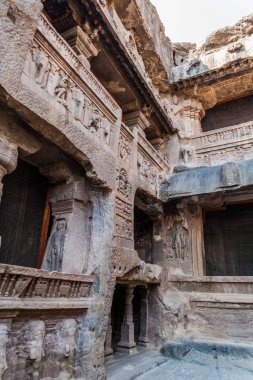 Hindistan, Maharasthra eyaletinde, Ellora 'da bir Jain tapınağında oyma.