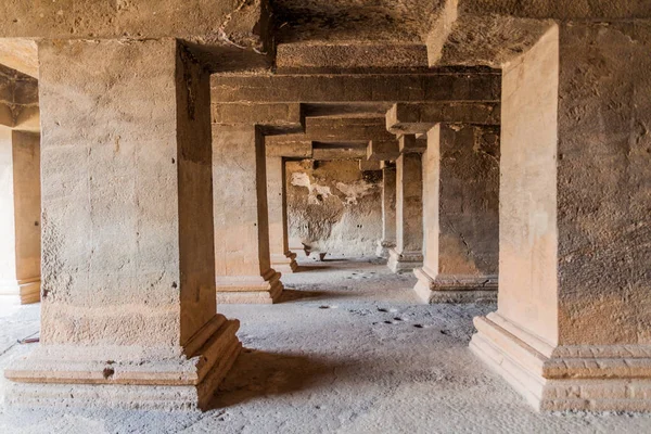 Ellora, Hindistan - 7 Şubat 2017: Ellora, Maharasthra Eyaleti 'ndeki Das Avatara Mağarası (Vishnu' nun On İnkarnasyonu)