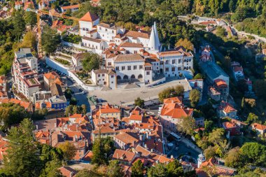 Portekiz 'deki Sintra Ulusal Sarayı' nın (Palacio Nacional de Sintra) hava manzarası