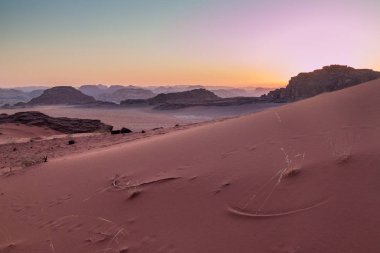 Wadi Rum çölünde gün batımı, Ürdün