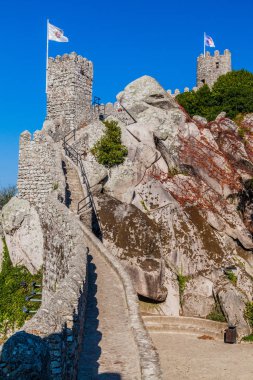 Portekiz, Sintra 'daki Castelo dos Mouros kalesinin duvarları