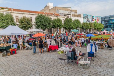 Braga, Portekiz - 15 Ekim 2017: Portekiz 'in Braga kentindeki Largo Carlos Amarante Meydanı
