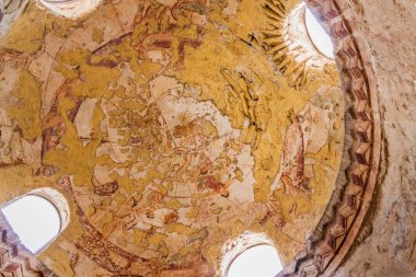 Kudüs Amra, Ürdün - 3 Nisan 2017: Doğu Ürdün 'deki çöl kalelerinden biri olan Kudüs Amra' nın (bazen Quseir Amra veya Qasr Amra) kubbesine takımyıldızları ve burçlar çizildi.