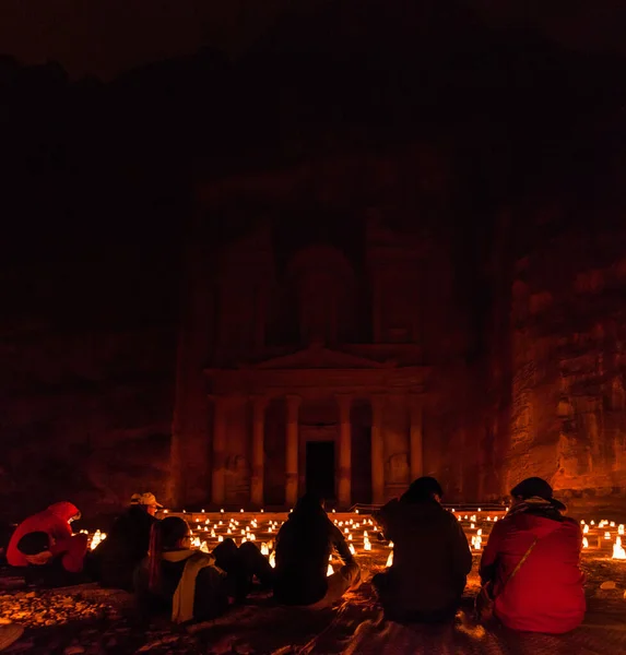 Petra Ürdün Mart 2017 Turistler Ürdün Petra Kentindeki Hazine Tapınağını — Stok fotoğraf