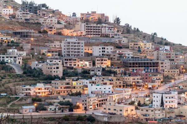 Noite Wadi Musa Cidade Localizada Perto Sítio Arqueológico Petra Jordânia — Fotografia de Stock