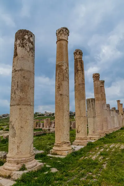 Ερείπια Των Κιόνων Στην Αρχαία Πόλη Jerash Ιορδανία — Φωτογραφία Αρχείου