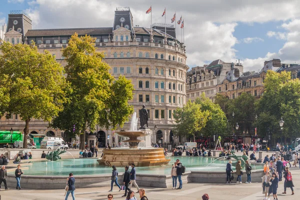 London United Kingdom Oktober 2017 Brunnen Trafalgar Square London — Stockfoto