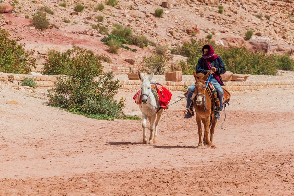 Petra Jordan March 2017 Local Donkey Rider Ancient City Petra — Stock Photo, Image