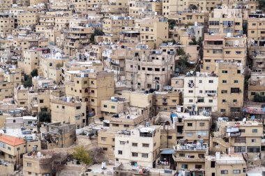 Ürdün, Amman 'da dik yamaçlarda evler.