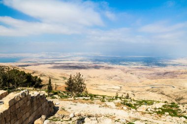 Ürdün 'deki Nebo Dağı' ndan bakıldığı gibi kutsal toprakların manzarası
